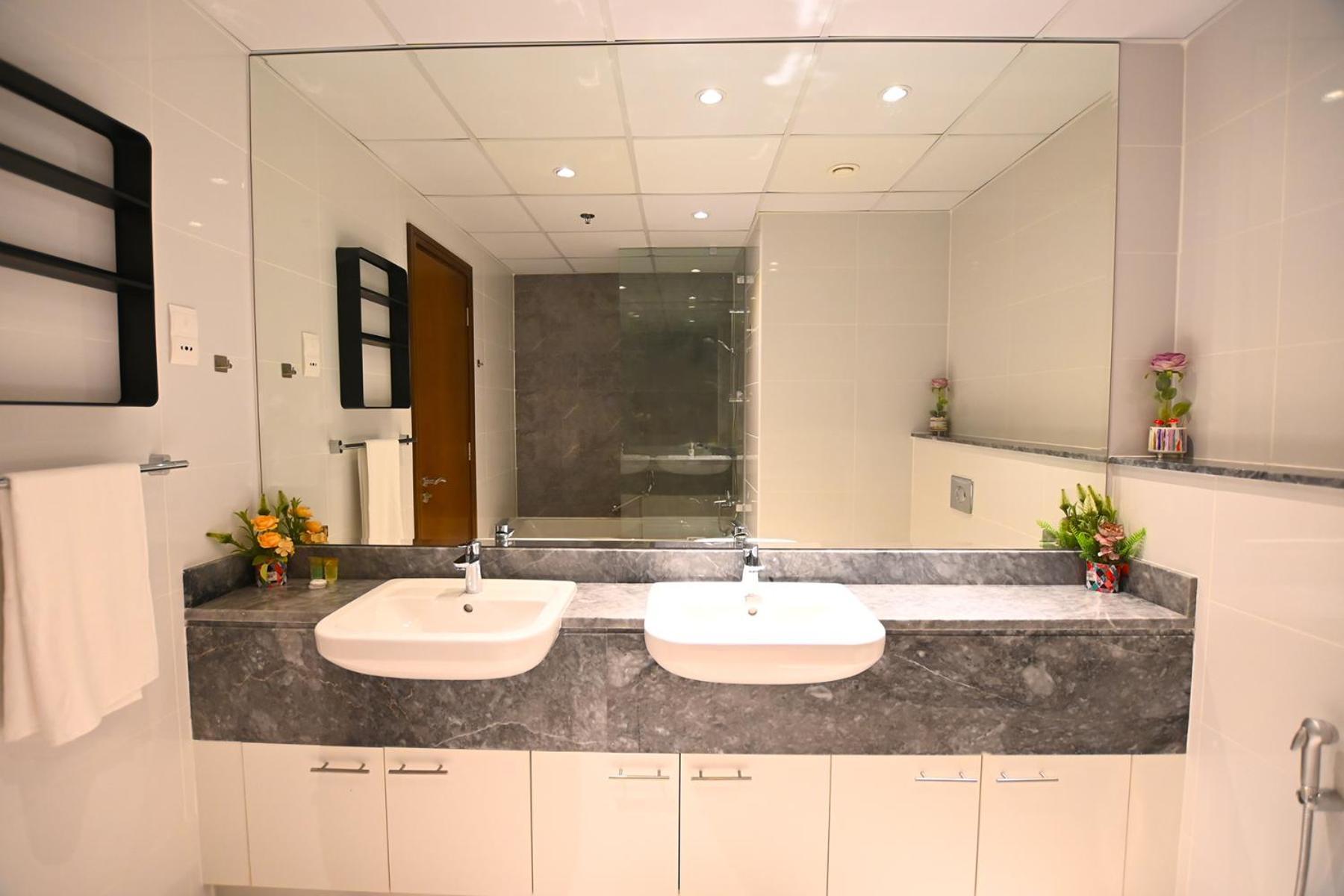 Brown Stone - Canal View Five Star Appartement Dubai